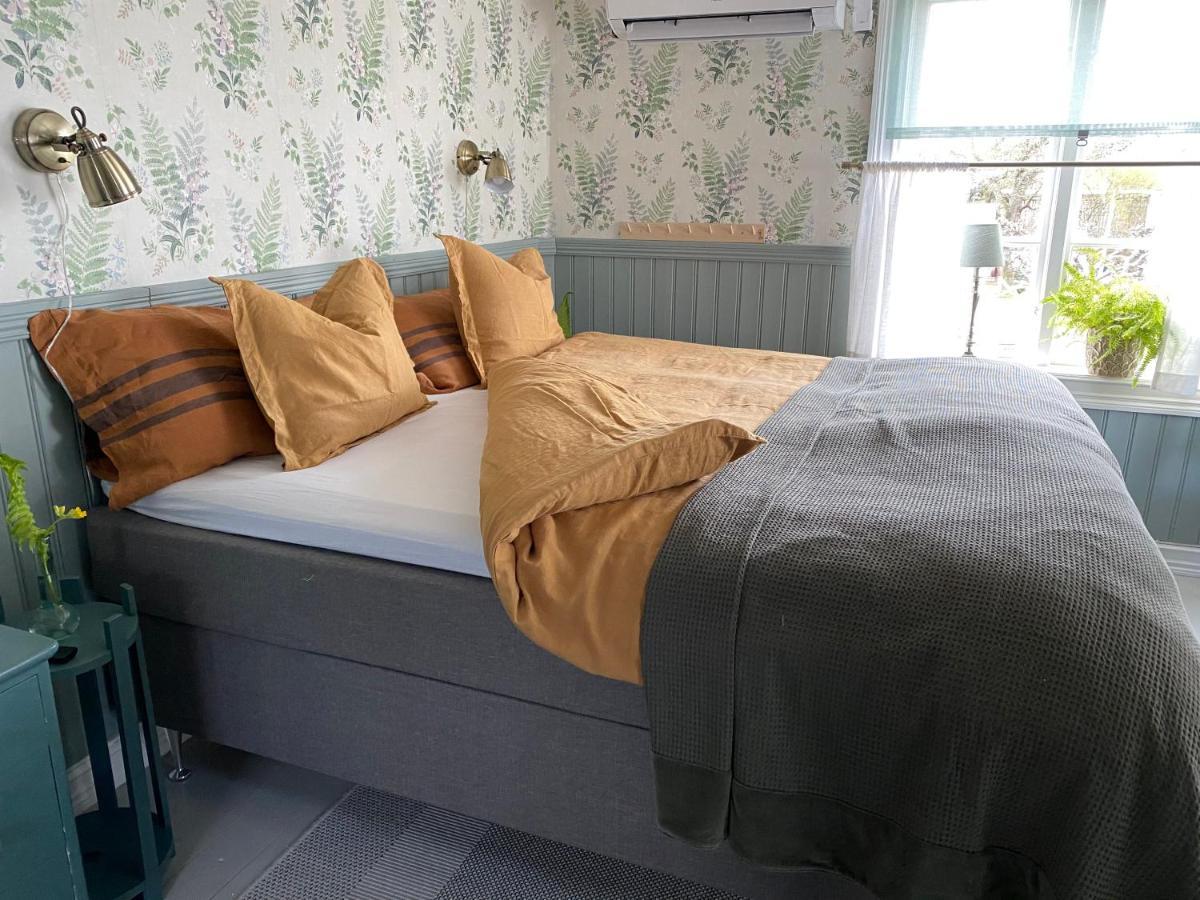B&B Bland Ormbunkar Och Rosor Falkenberg Buitenkant foto
